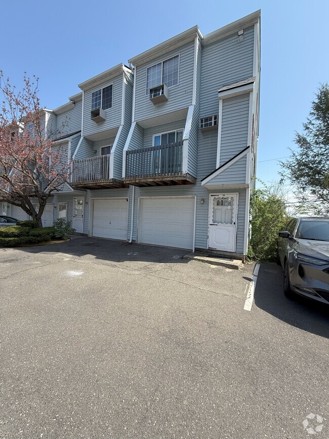 Building Photo - 268 Congress Ave Unit APT 13