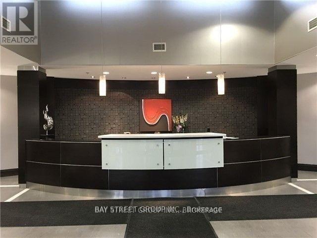 Photo - 73 King William Crescent Unité 702