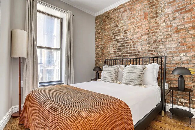 Photo - 345 E 5th St Unit 1