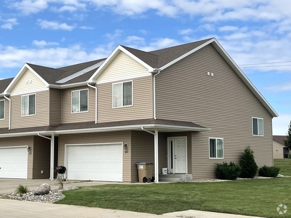 Building Photo - Woodside Townhomes