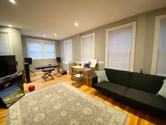 Photo - 82 Phillips St Unit 2