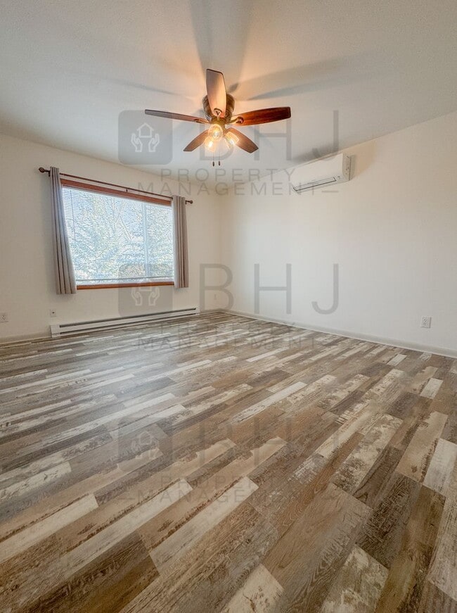 Photo - Newly Updated 4 bed/ 2 bath Single Family Home!