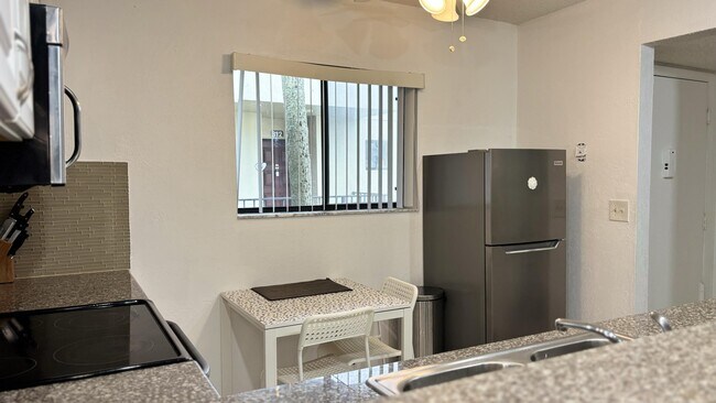 Photo - 5130 Las Verdes Cir Unit 313