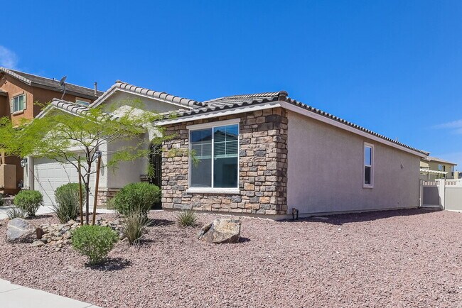 Photo - 909 Aspen Cliff Dr