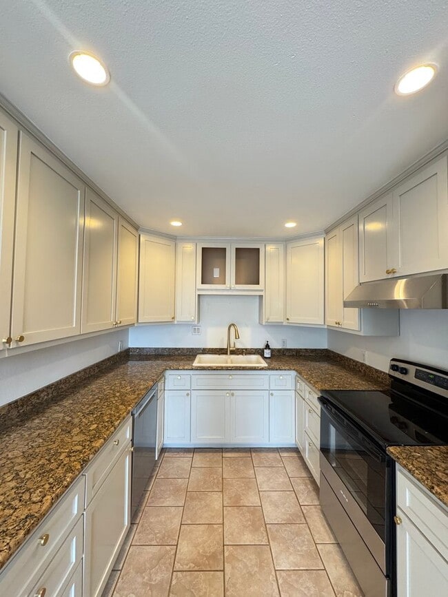 Photo - Newly Remodeled 3 bed 1 bath home!