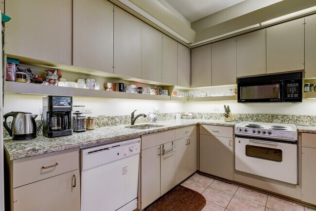 Photo - 2/2.5 Condo Right Near Hancock Center!