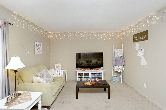 Photo - 200 Transcript Ave