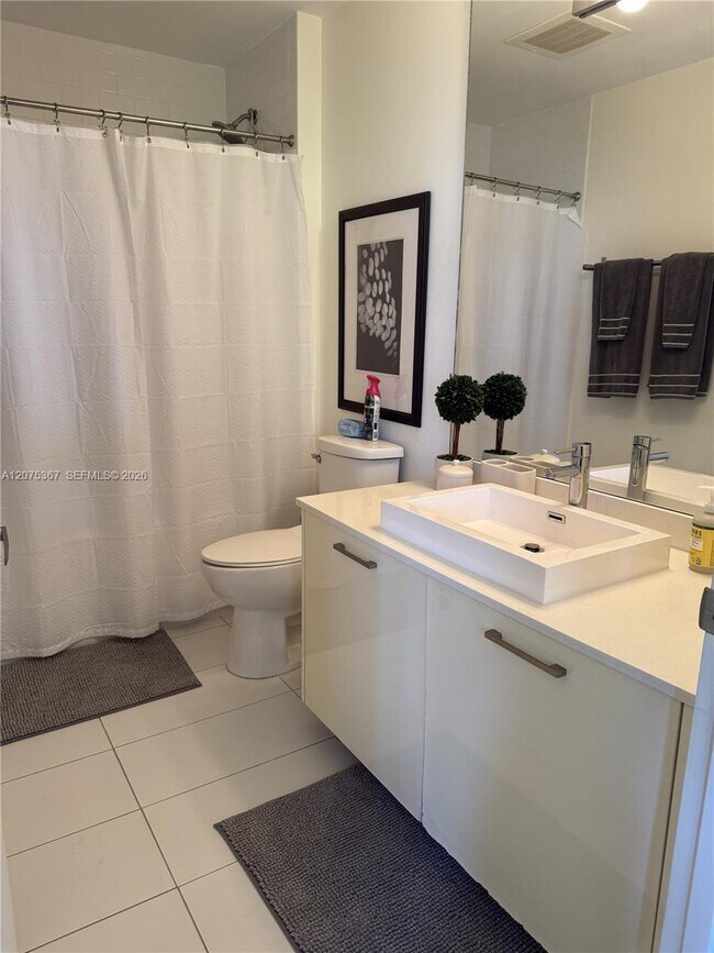 Photo - 151 SE 1st St Unidad 405