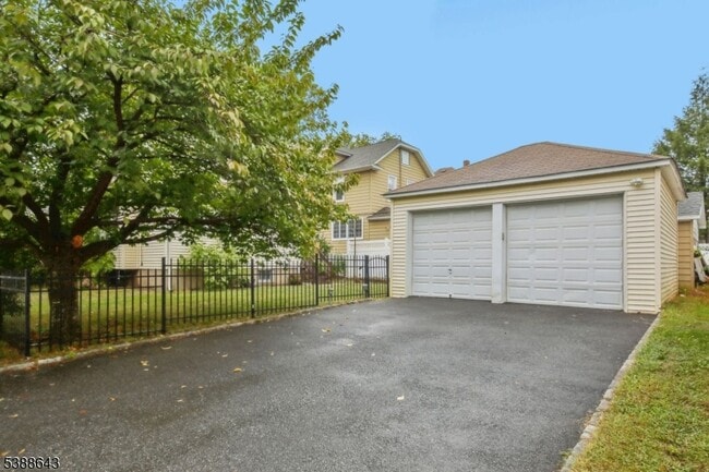 Photo - 166 Franklin Ave