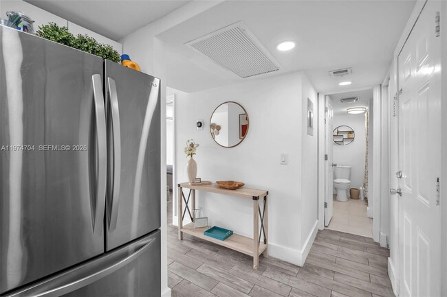 Photo - 9431 Live Oak Pl Unit 108