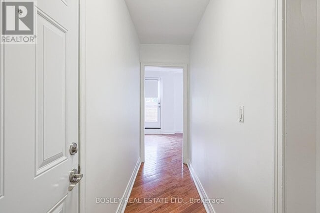Photo - 20 Markdale Ave