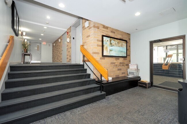 Entrada interior - 165 Quincy Shore Dr Unidad Apt C21