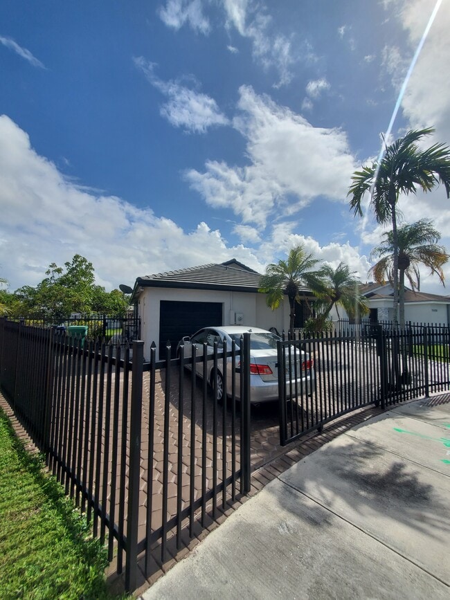 Photo - 11470 SW 180th St