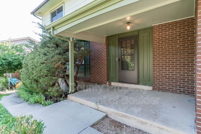1530 Ithaca Dr