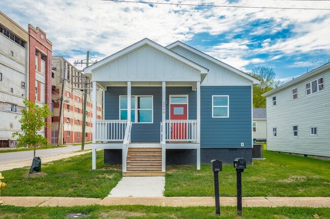 Photo - Modern 4 Bedroom Home in Southside