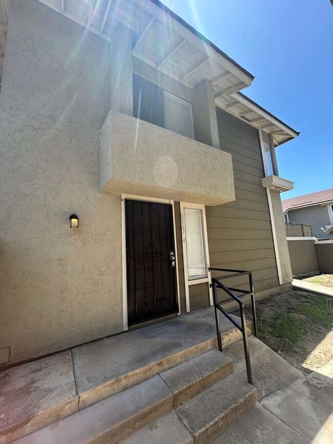 Building Photo - Spacious Renovated 3 bedroom/2 bath townhome in Paradise Hills! Move in Ready! $3,195
