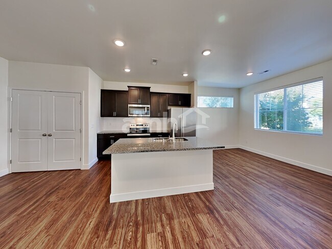 Photo - 33047 Lookout Ln