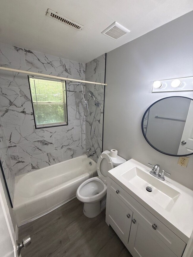 Photo - 903 E Frederick St