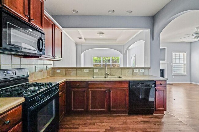 Photo - 2892 Cross Creek Dr