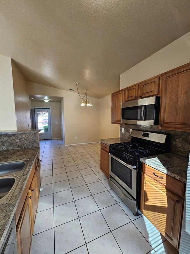 Photo - (3) Bed/(2) Bath in Poppy Grove Avail NOW!