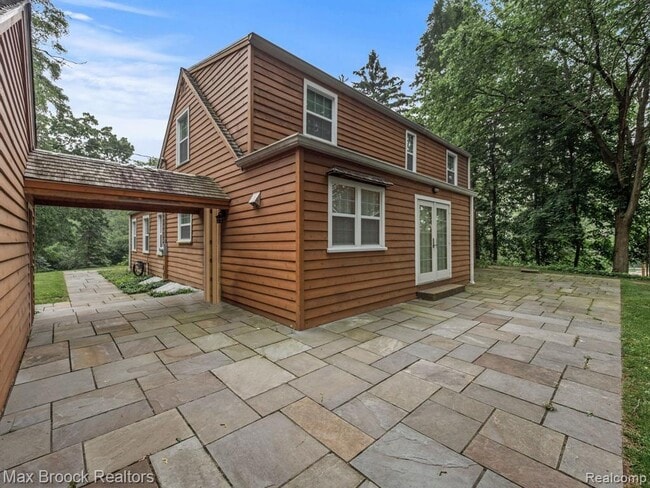 Photo - 27180 Wellington Rd