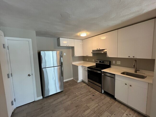 38 Evergreen St Unit 3