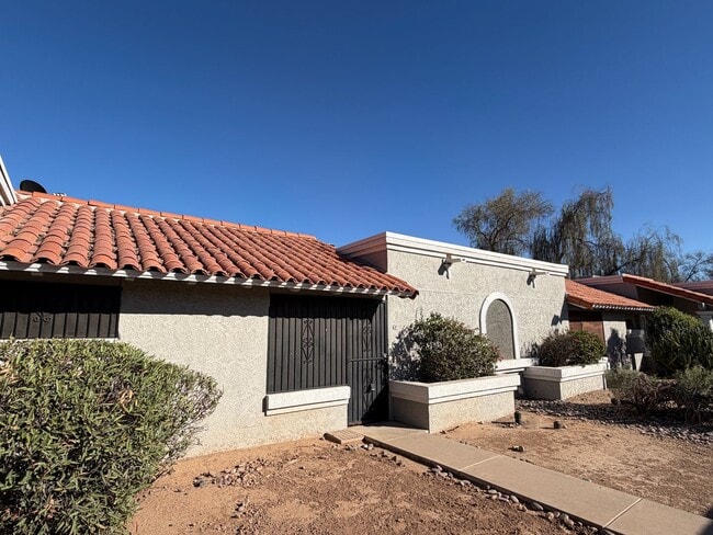 Photo - 4820 N 89th Ave