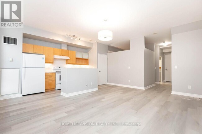 Photo - 514 - 333 ADELAIDE STREET E Unit 514