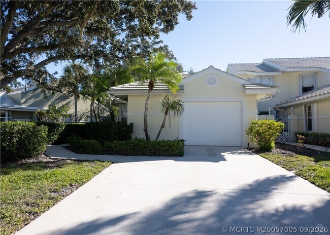 2425 SW Foxpoint Trail