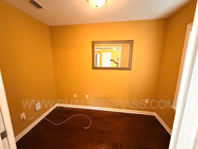 Photo - 201 Windsor Garden Dr