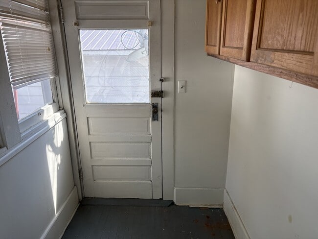 423 6th Ave Unit B