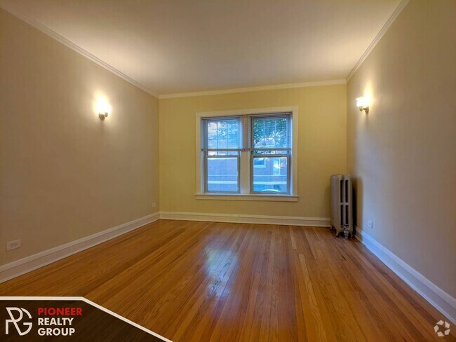 Building Photo - 4912 N Hoyne Ave Rental
