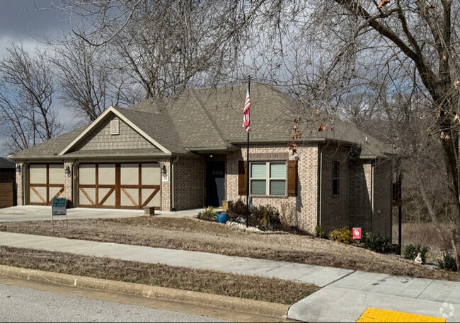 Building Photo - 3266 Springhill Ave Rental