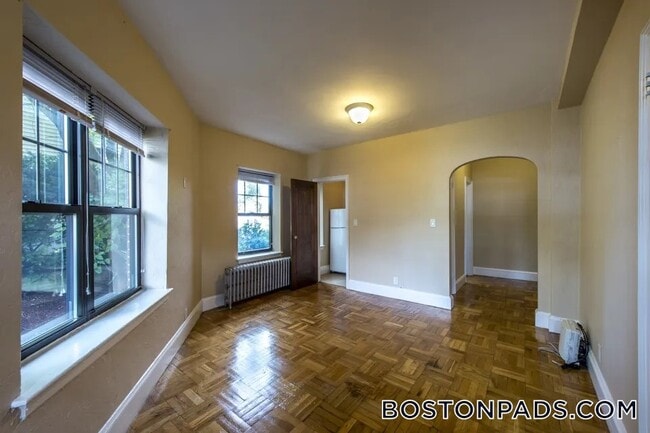 Building Photo - 2 Elmwood Ave Rental