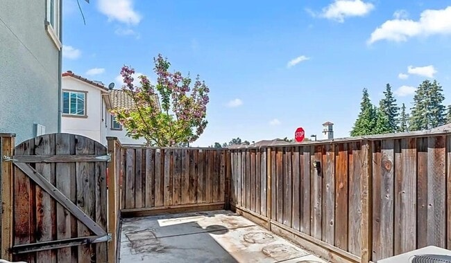 Photo - 168 Caroline Ln