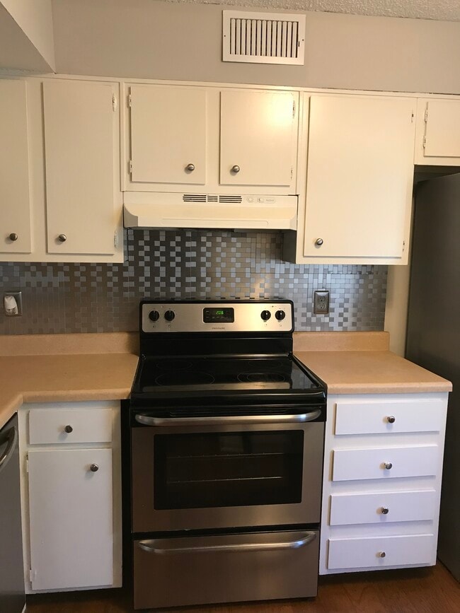 Photo - 5622 Clarke Address