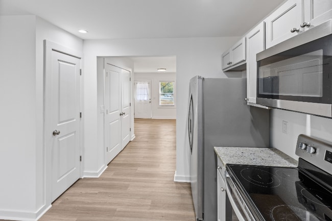 Photo - 770 N Donahue Dr