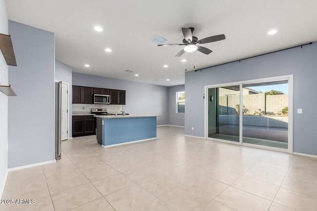 Photo - 1016 W Beacon Dr