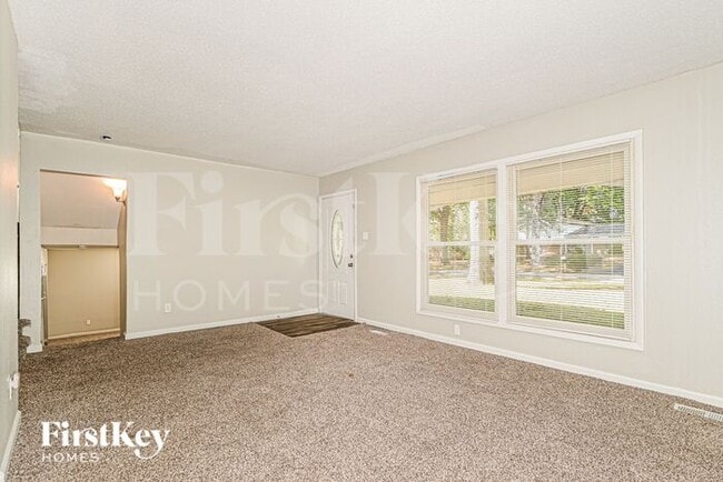 Photo - 6680 Foxshire Dr