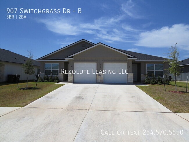 Building Photo - 907 Switchgrass Dr Unit B
