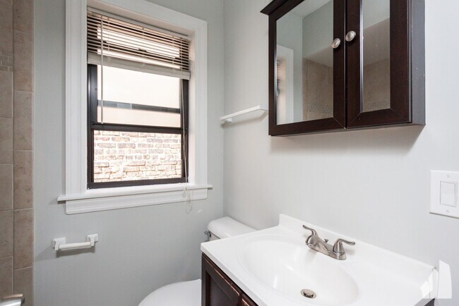 Photo - 838 W Wolfram St Unit 301
