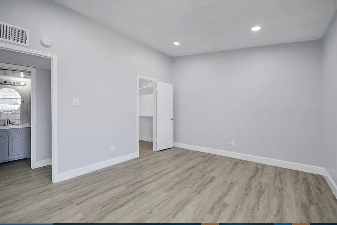 Photo - 9550 Deering Dr Unit 210