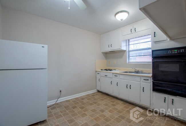 Building Photo - 896 Greenwood Ave NE Unit 9