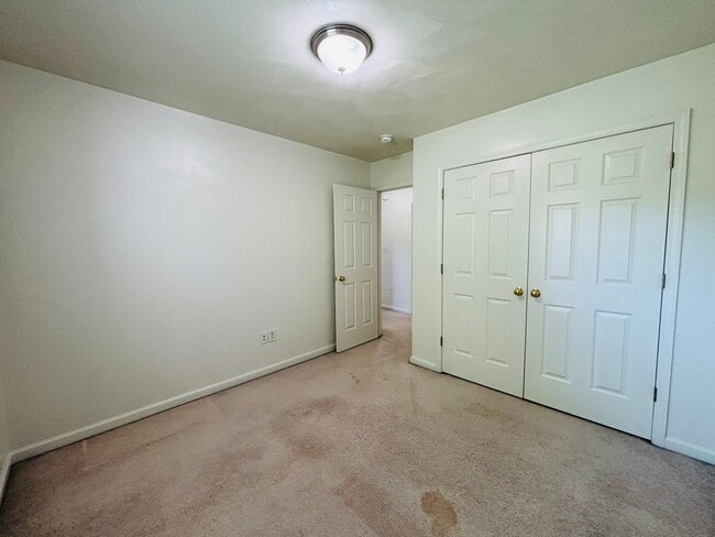 Photo - 80 Salem Ln
