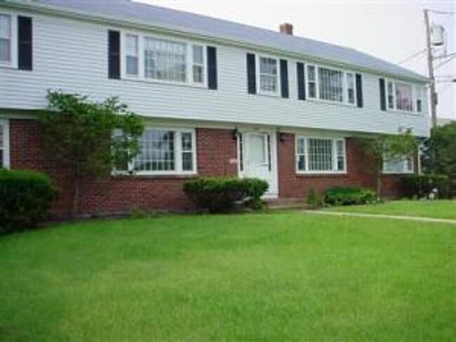 Building Photo - Dennisport 2 Bedroom Condo