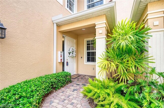 8649 Champions Point Unit 1201