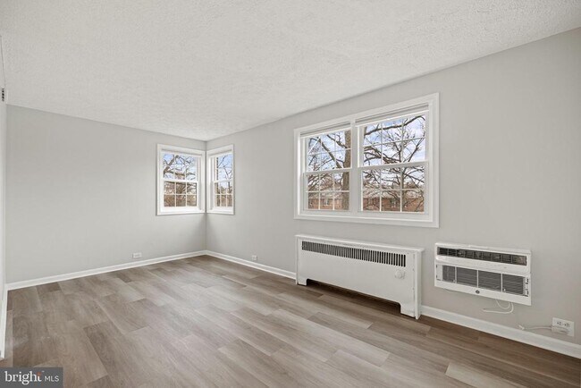 Photo - 235 N George Mason Dr Unit 235-4