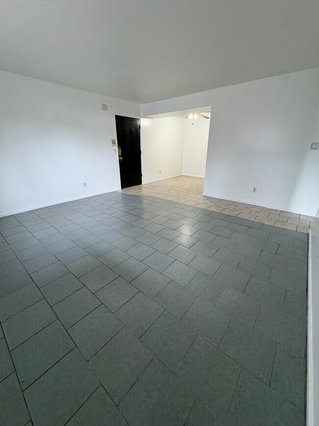 Photo - 1306 W Michigan Ave Unit 02