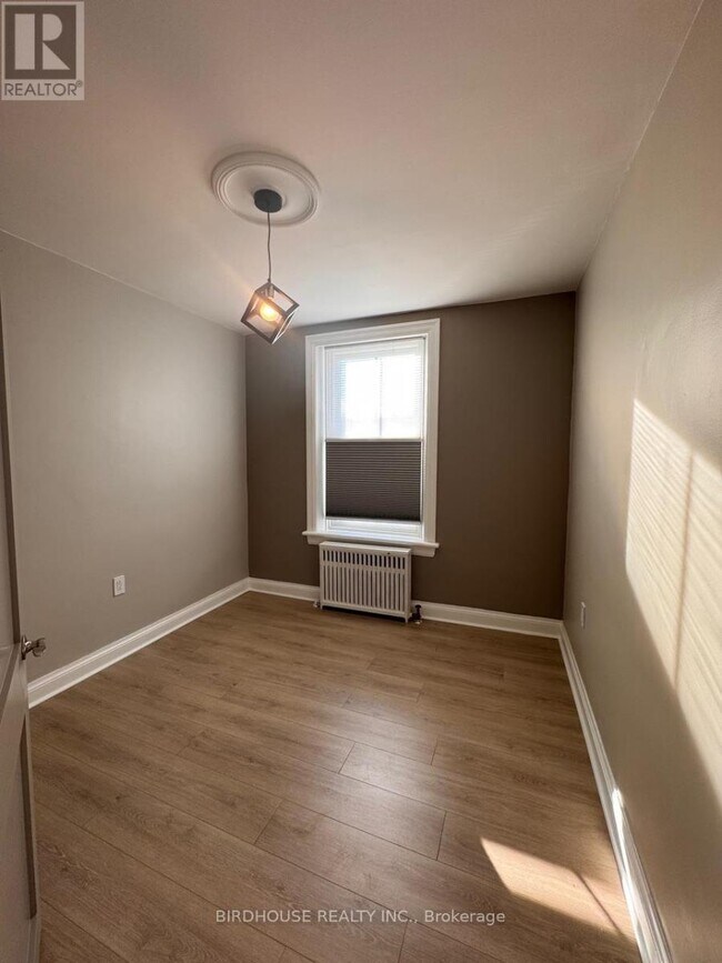 Photo - 134 Kent St W Unité 1