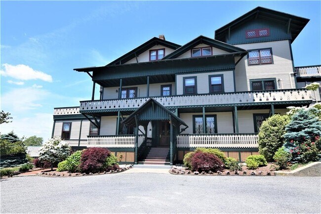 Photo - 35 Chastellux Ave Apartment Unit J